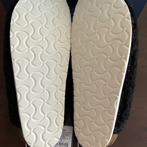 Ladies Fuzzy Mules - Picture 3 of 3